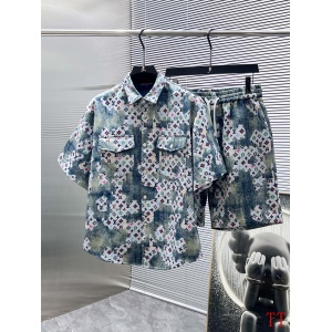 $59.00,Louis Vuitton Short Shirt Set For Men # 289393