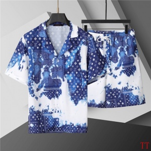$55.00,Louis Vuitton Short Shirt Set For Men # 289549