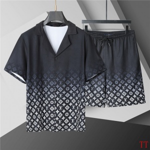$55.00,Louis Vuitton Short Shirt Set For Men # 289551