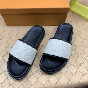$62.00,Louis Vuitton Slippers For Men # 289607