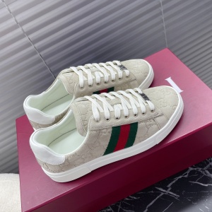 $92.00,Gucci Casual Sneakers Unisex # 290335