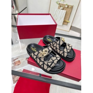 $82.00,Valentino Slippers For Women # 290483