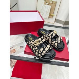$82.00,Valentino Slippers For Women # 290485