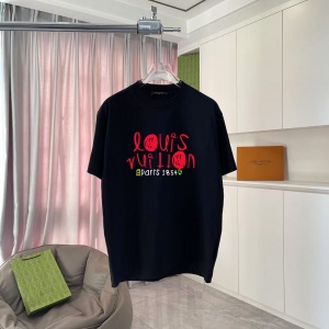 $32.00,Louis Vuitton Short Sleeve T Shirt For Men # 290813