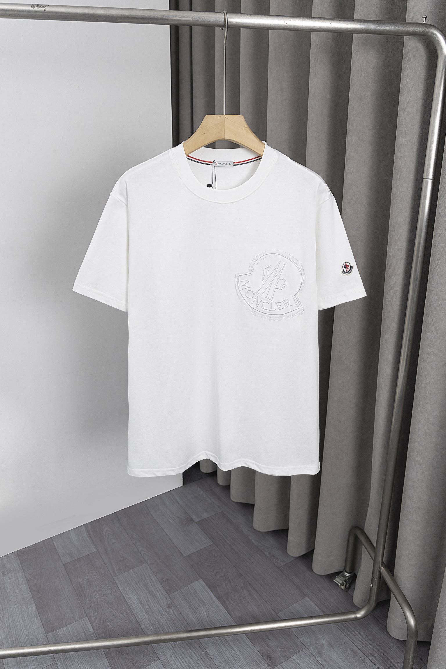 Moncler Short Sleeve T Shirts Unisex # 290121