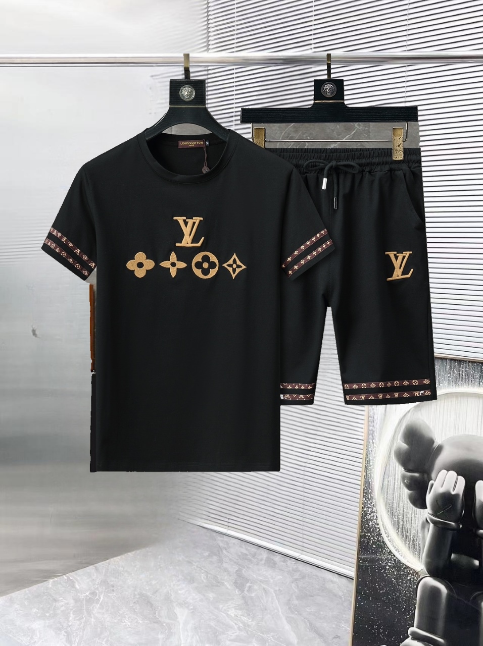 Louis Vuitton Shirt&Short Set For Men # 290245