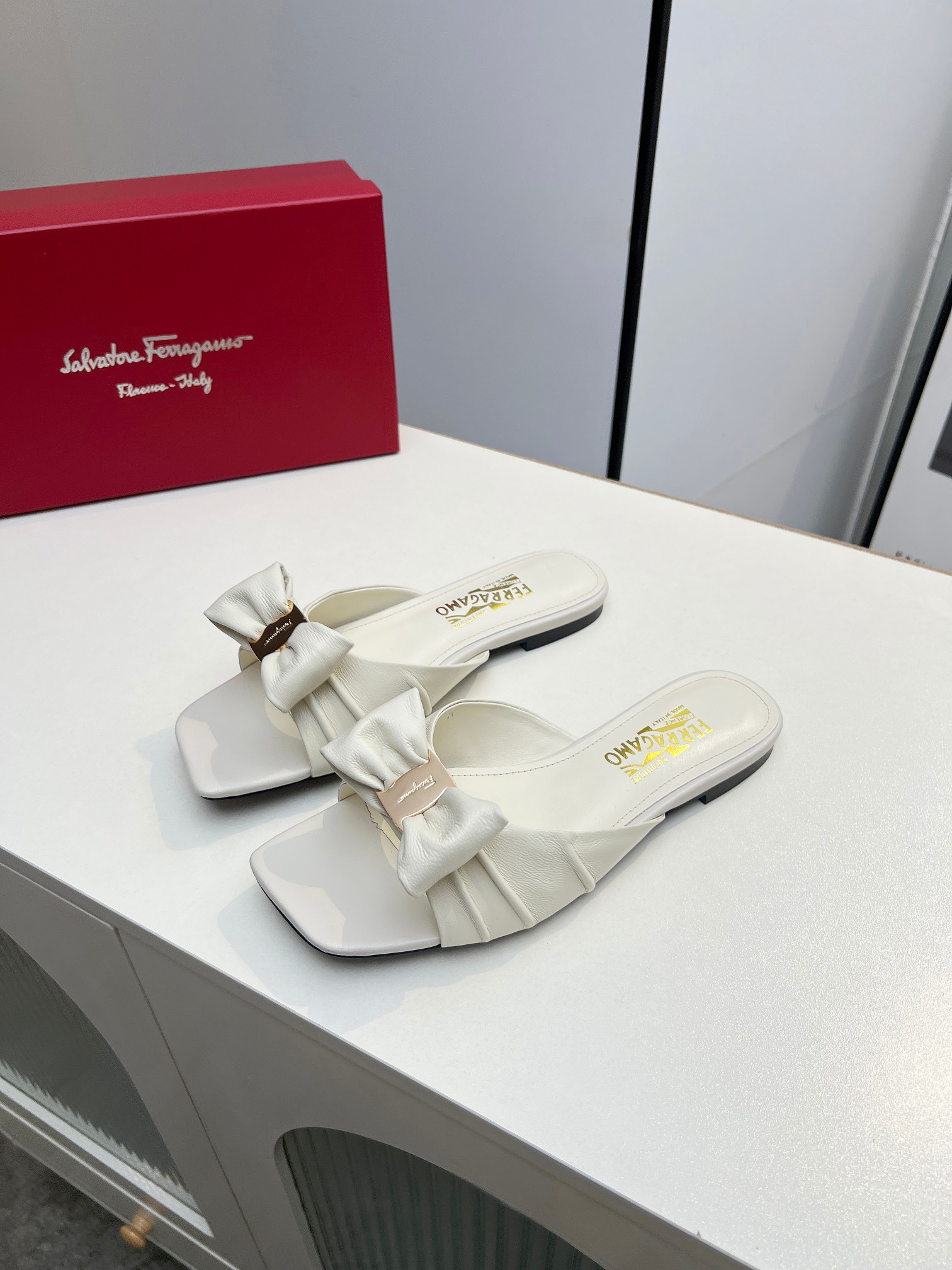 Ferragame Slippers For Women # 290495