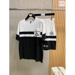 $65.00,Louis Vuitton Tracksuits For Men # 291919