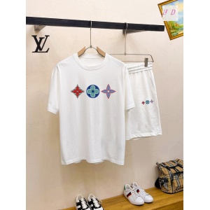 $65.00,Louis Vuitton Tracksuits For Men # 292106