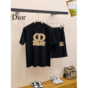 $65.00,Dior Tracksuits For Men # 292135