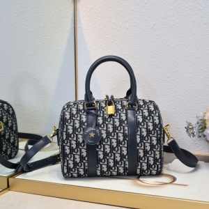 $95.00,Dior Handbag For Women # 292190