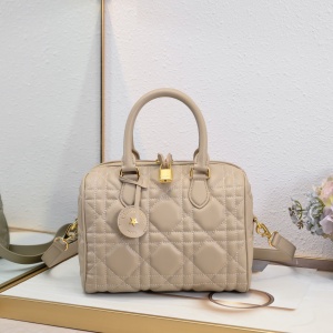 $95.00,Dior Handbag For Women # 292192