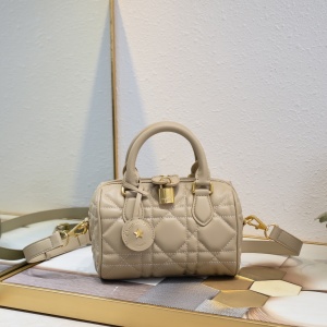 $95.00,Dior Handbag For Women # 292196