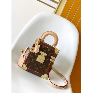 $220.00,Louis Vuitton Camera Box # 292230