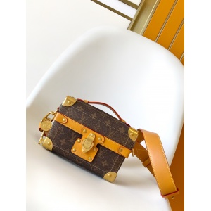 $220.00,Louis Vuitton Camera Box # 292231