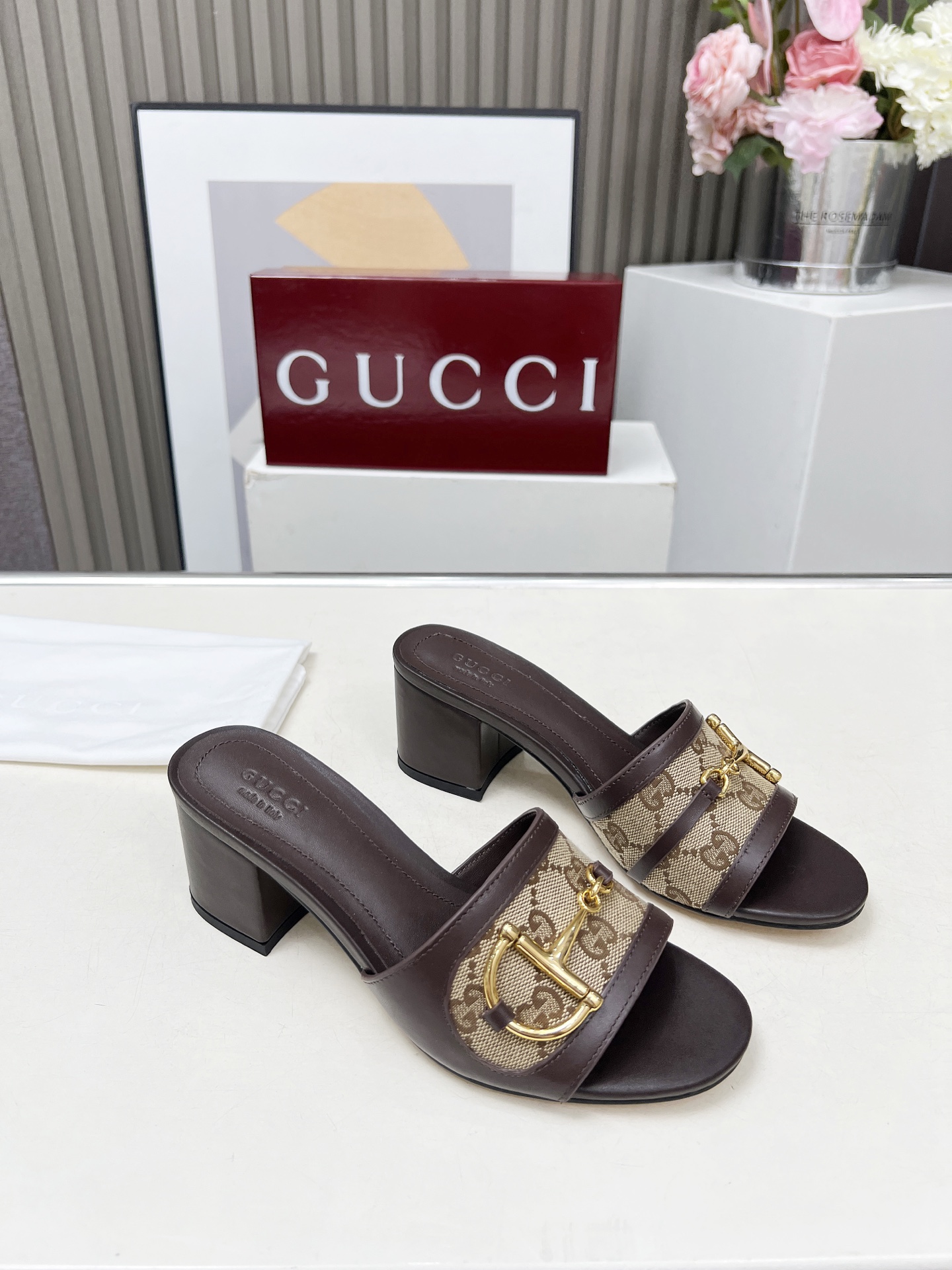 Gucci Slippers For Women # 292284
