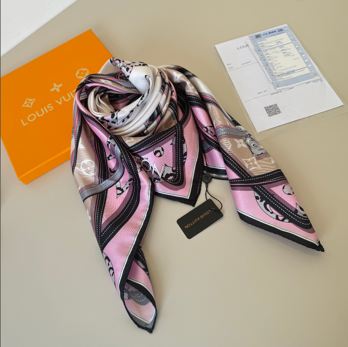 Louis Vuitton Scarves For Women # 292538