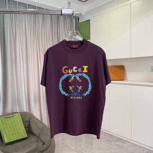 $33.00,Gucci Short Sleeve T Shirts For Men # 293405