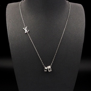 $32.00,Louis Vuitton Necklace For Women # 294607