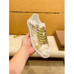 $89.00,Gucci Sneakers For Men # 294820