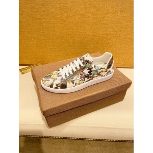 $89.00,Gucci Sneakers For Men # 294896