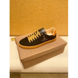 $89.00,Gucci Sneakers For Men # 294907