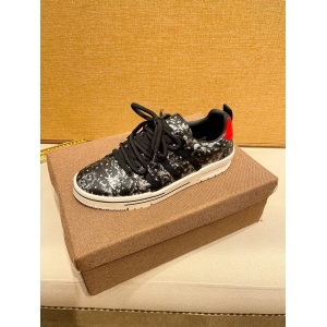 $89.00,Gucci Sneakers For Men # 294930