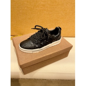 $89.00,Gucci Sneakers For Men # 294932