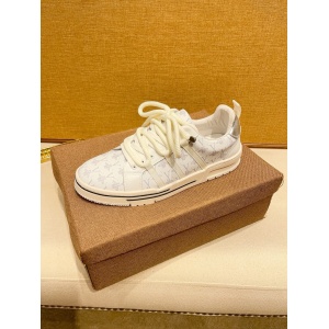 $89.00,Gucci Sneakers For Men # 294933