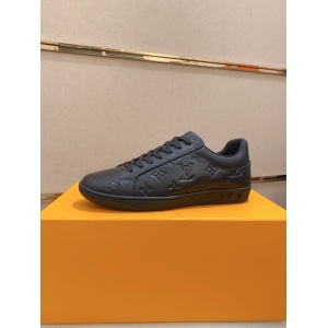 $89.00,Louis Vuitton Sneakers For Men # 295094