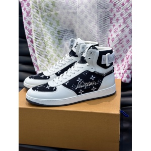 $92.00,Louis Vuitton Sneakers For Men # 295104