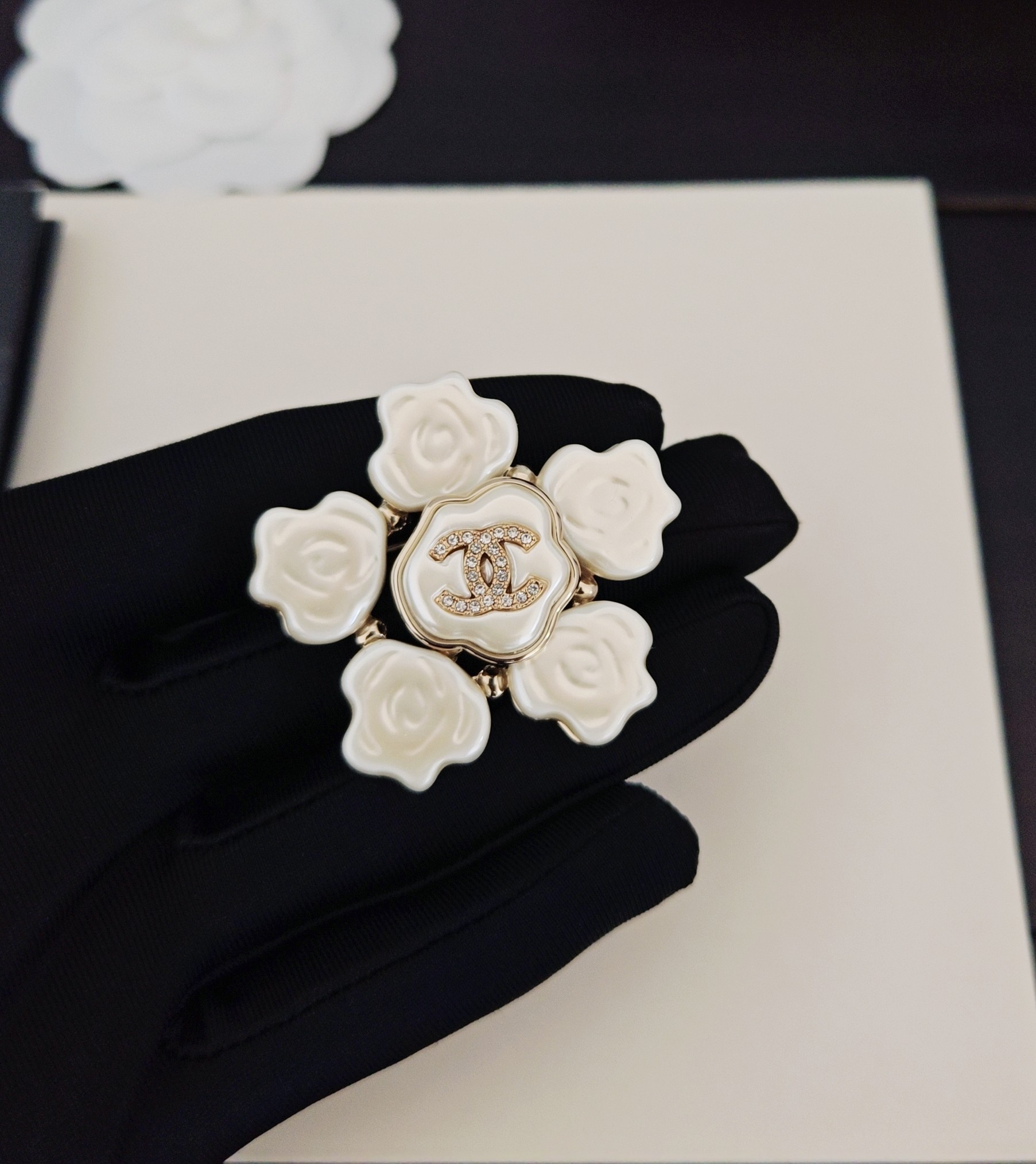 Chanel Brooch For Women # 294677