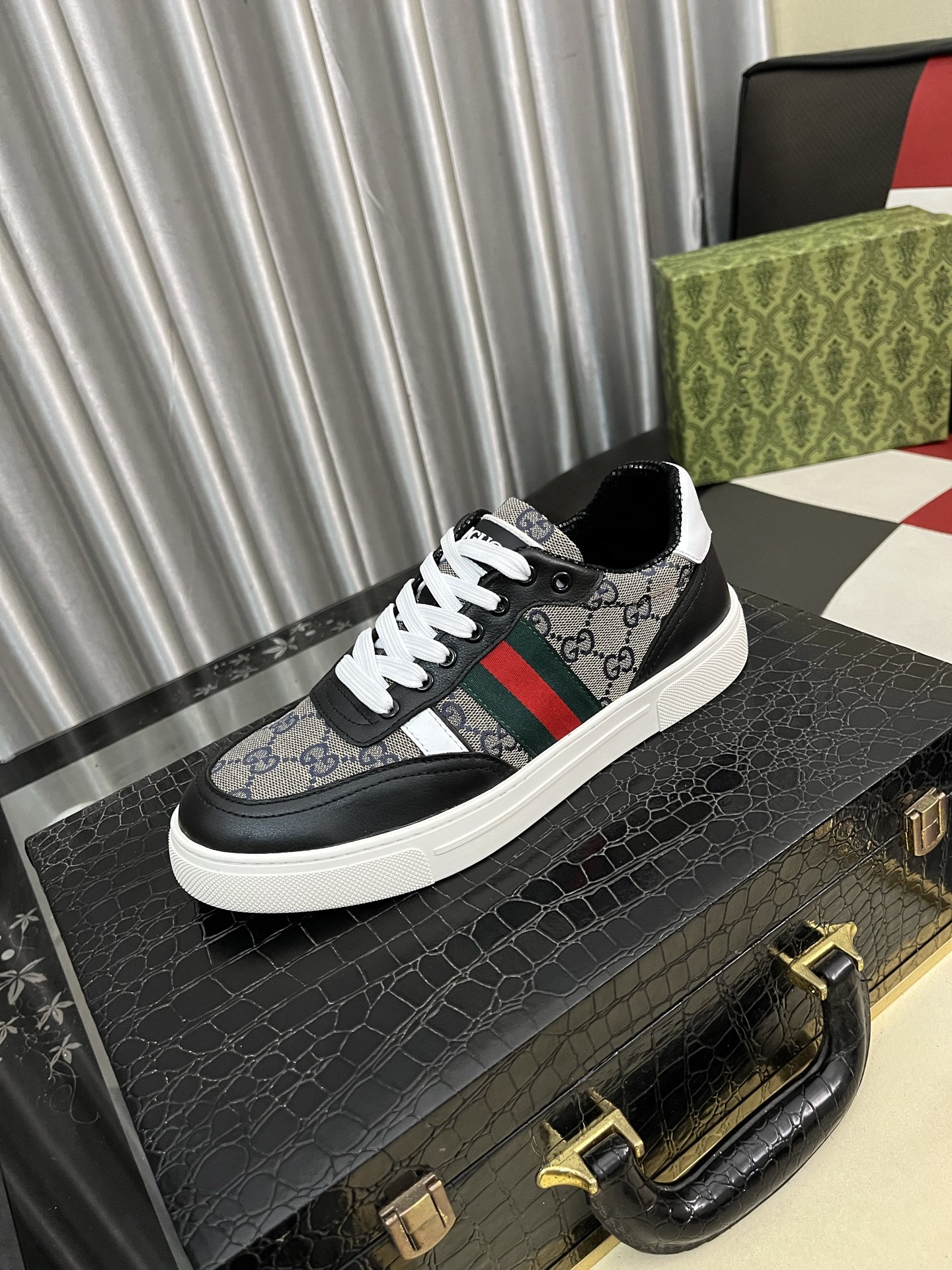 Gucci Sneakers For Men # 294959