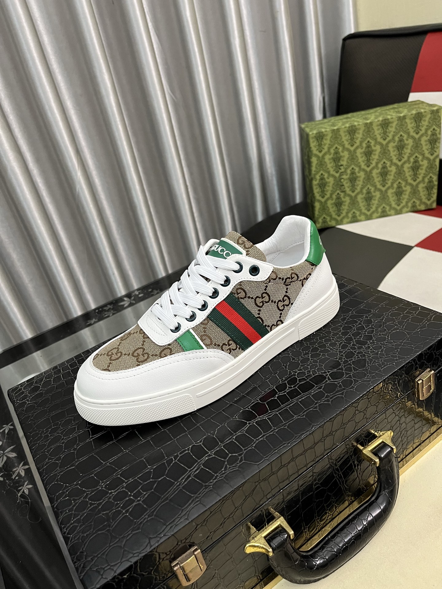 Gucci Sneakers For Men # 294960