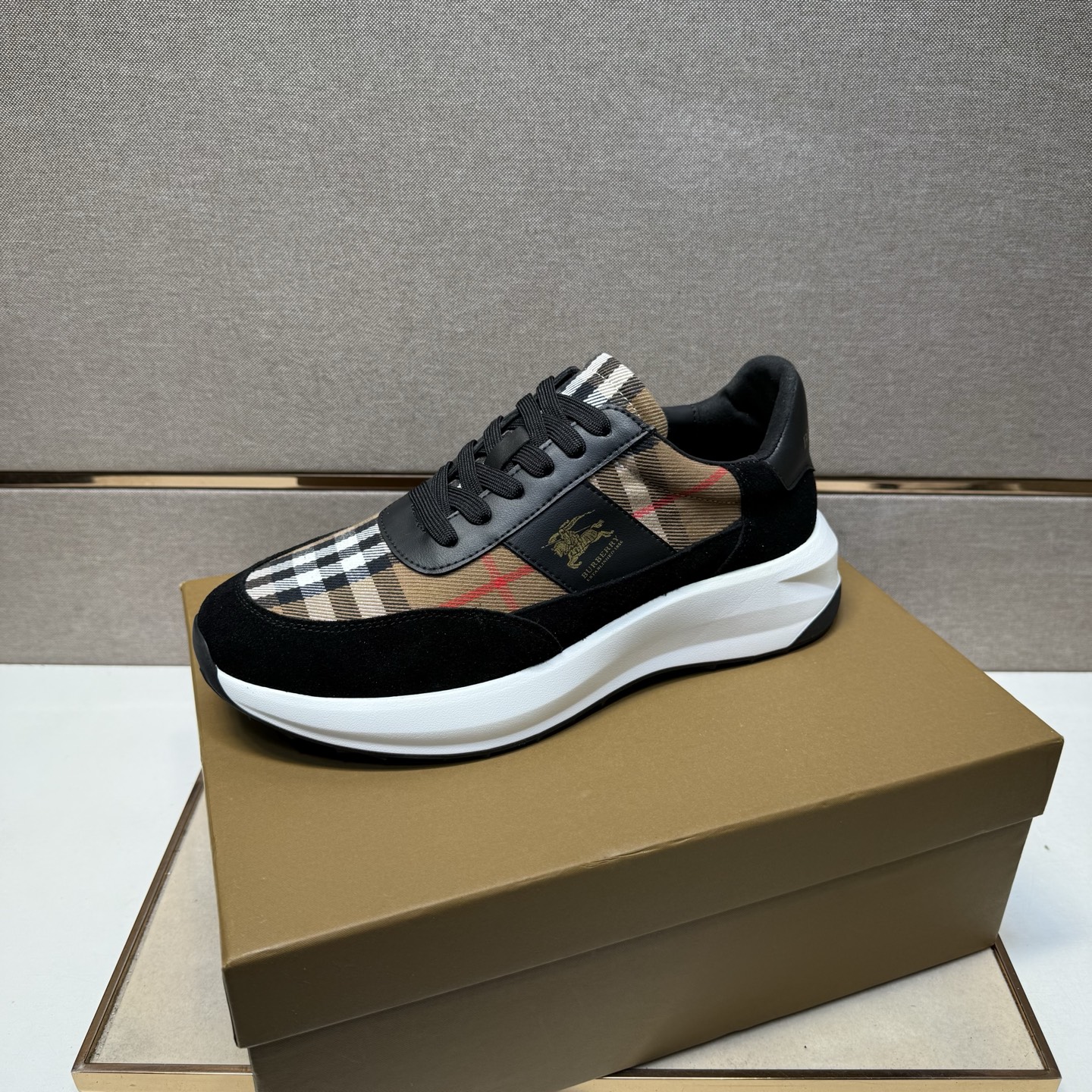 Burberry Sneakers For Men # 294993
