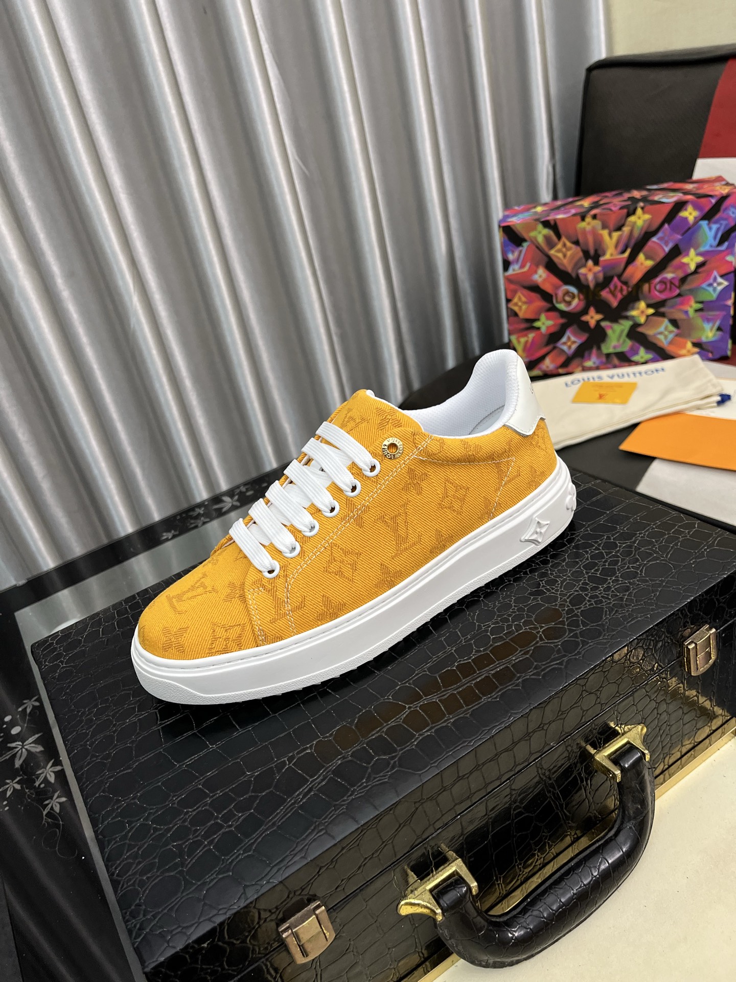 Louis Vuitton Sneakers For Men # 295057
