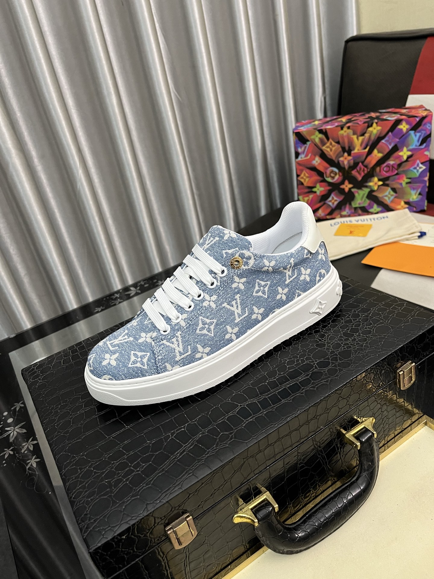 Louis Vuitton Sneakers For Men # 295058