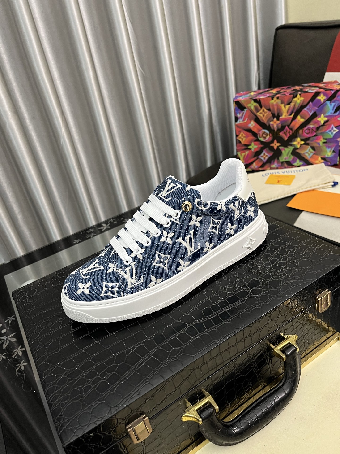 Louis Vuitton Sneakers For Men # 295059