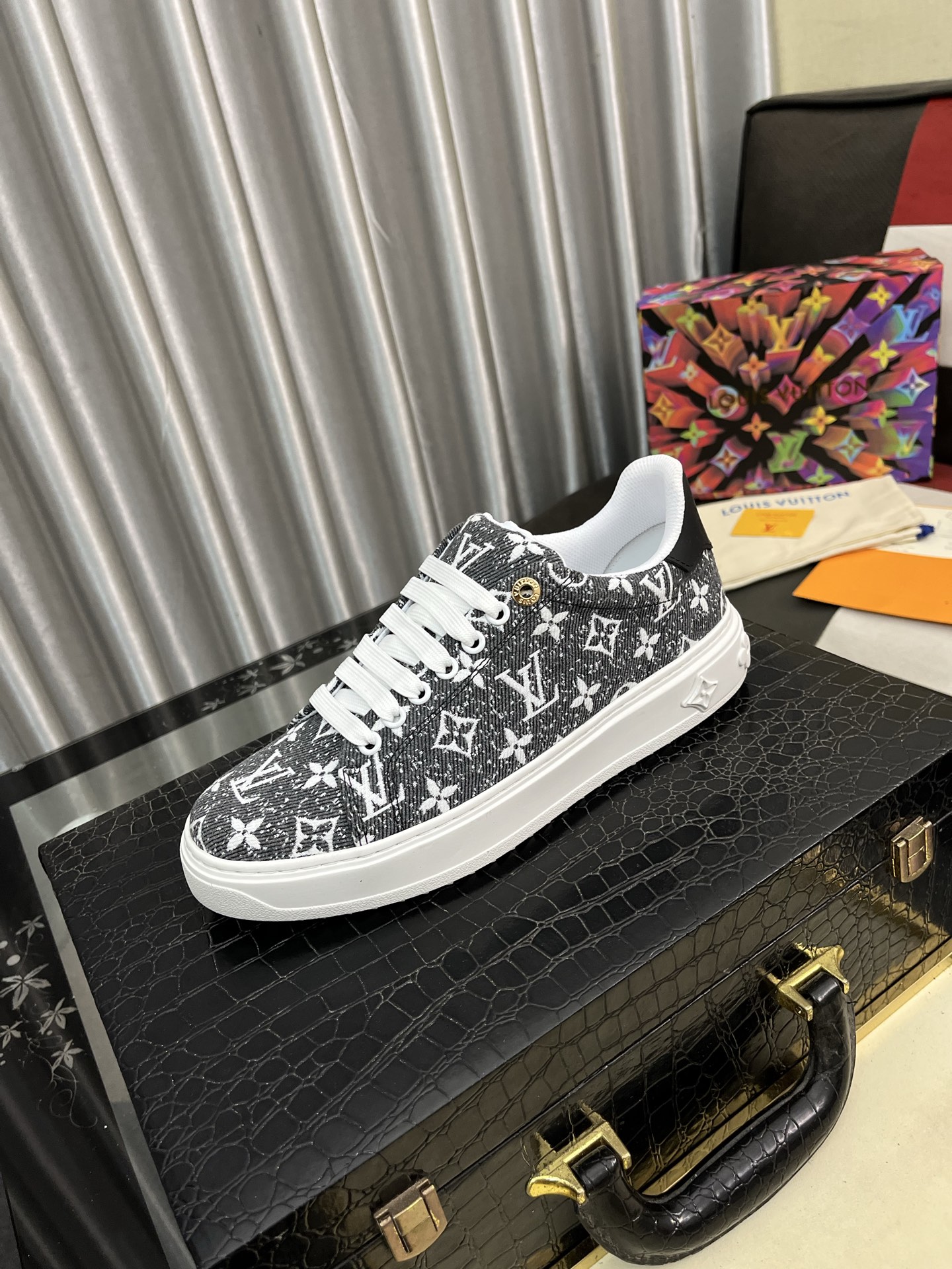 Louis Vuitton Sneakers For Men # 295060