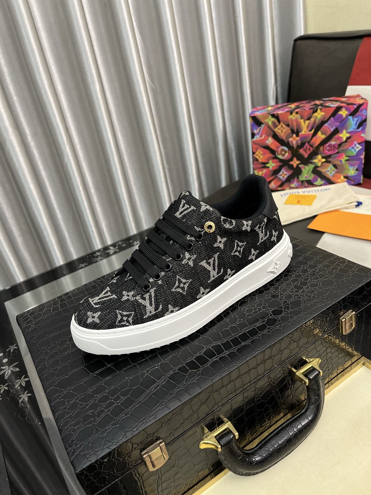 Louis Vuitton Sneakers For Men # 295061