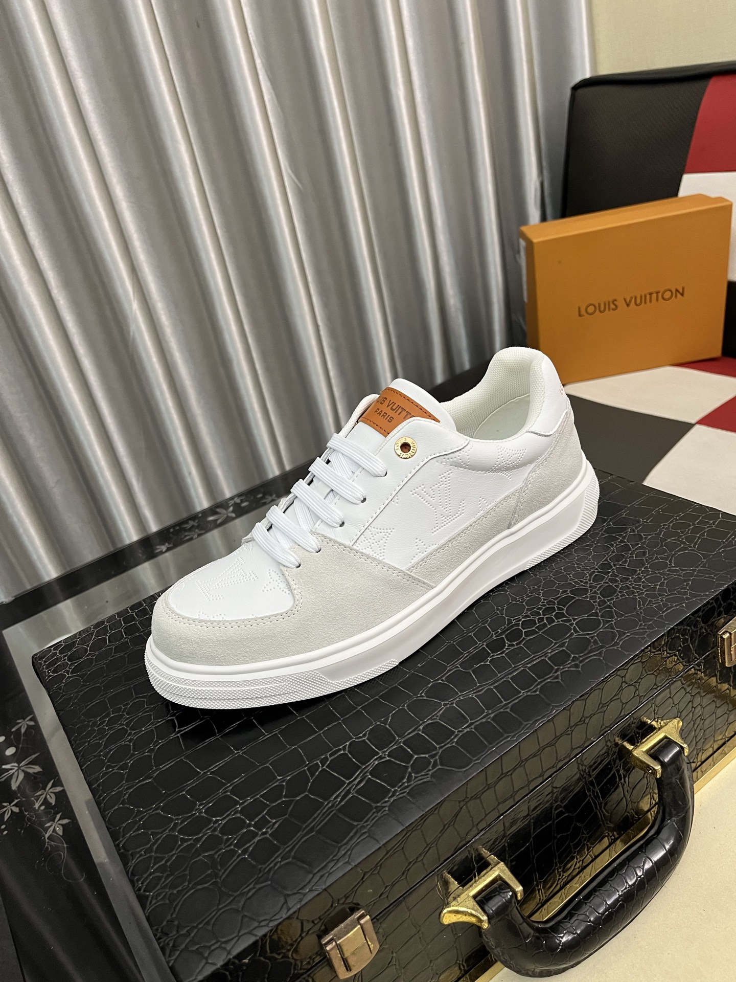 Louis Vuitton Sneakers For Men # 295062