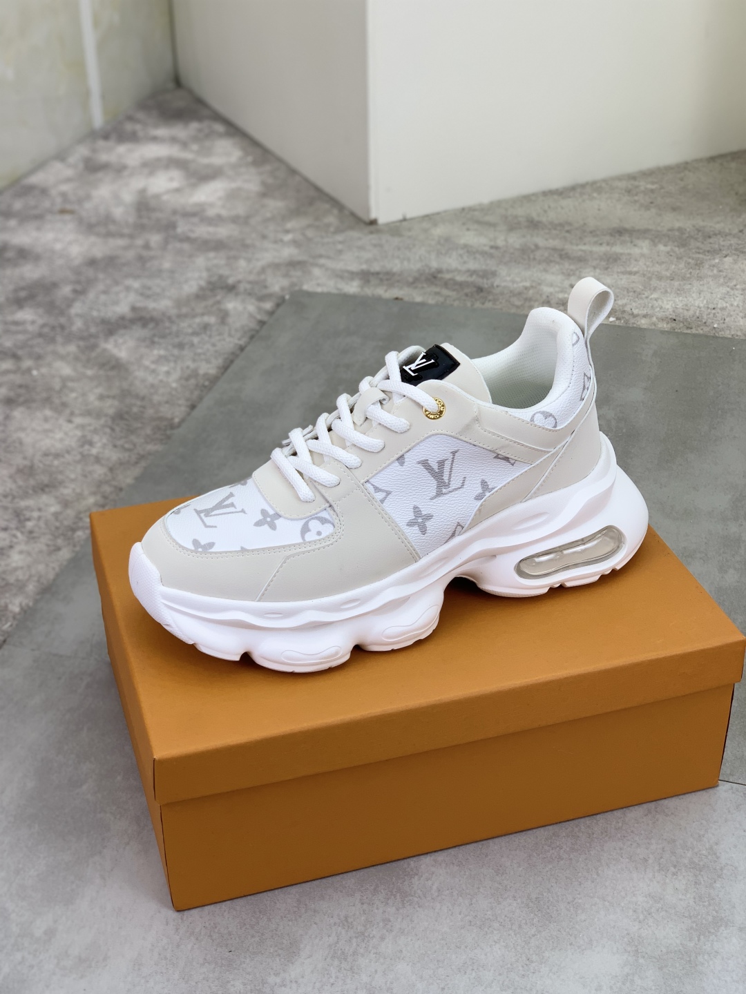 Louis Vuitton Sneakers For Men # 295073