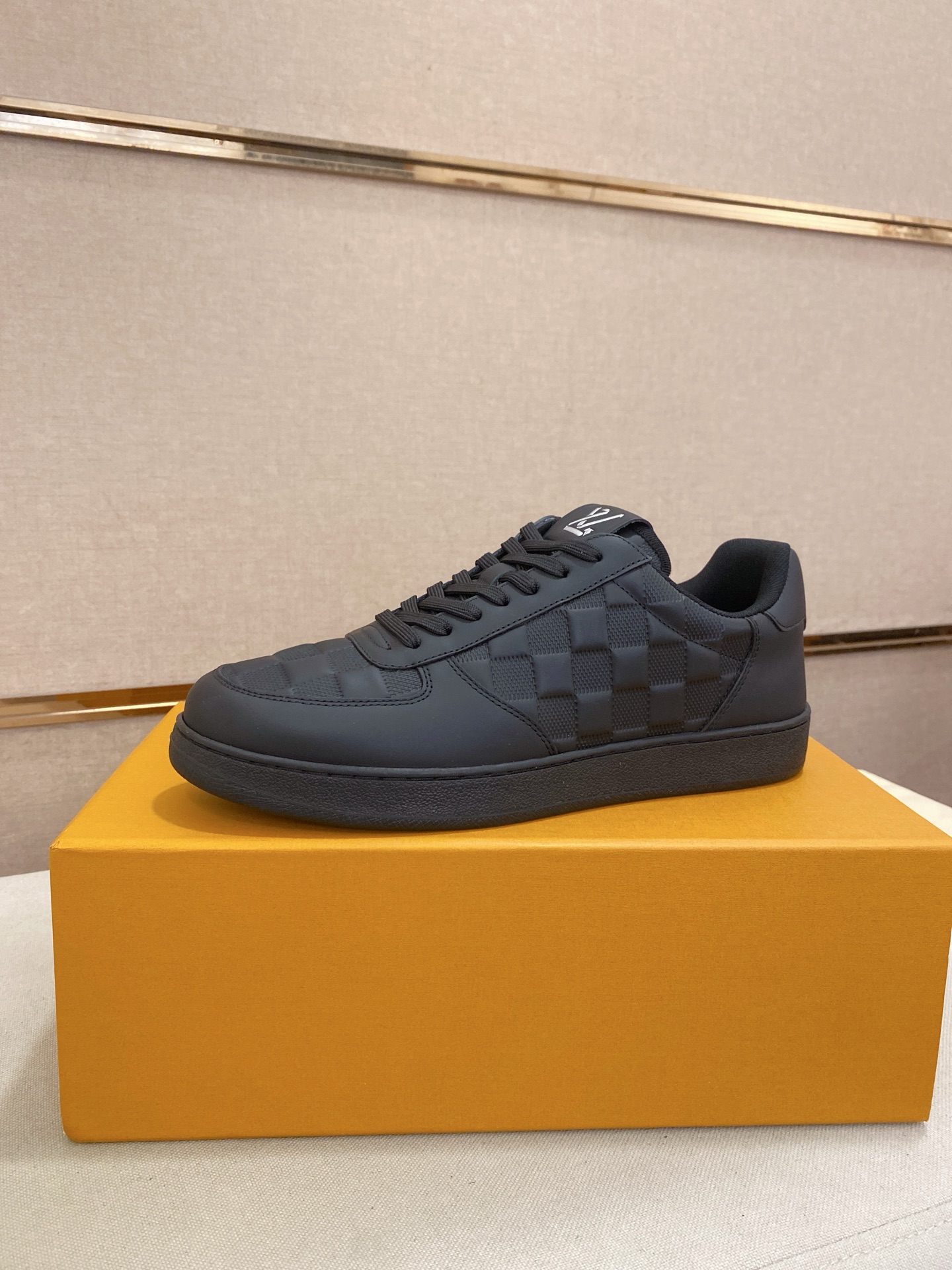 Louis Vuitton Sneakers For Men # 295078