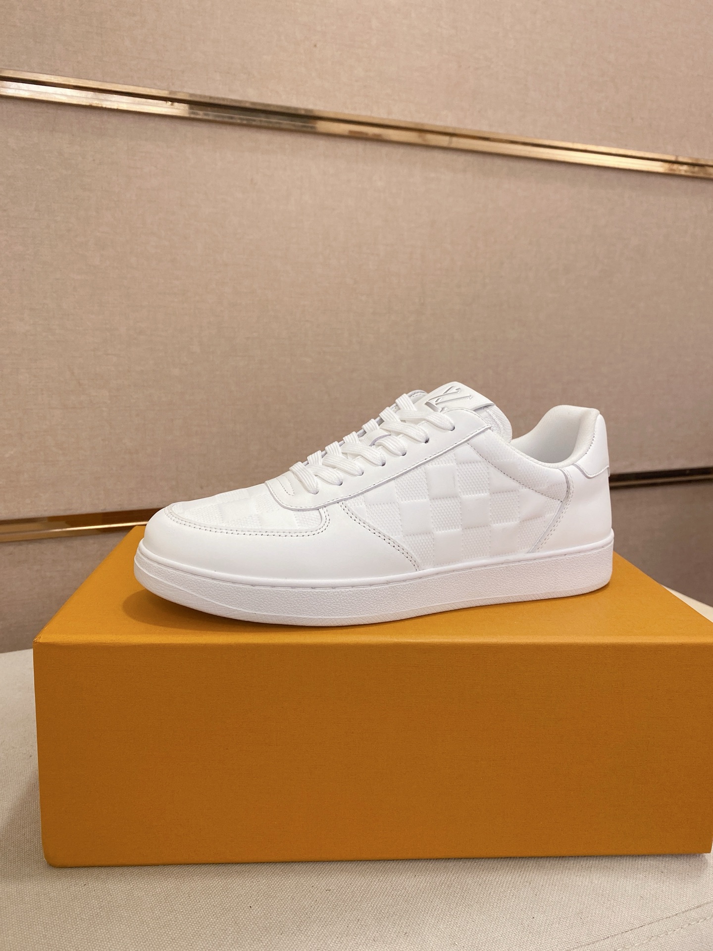 Louis Vuitton Sneakers For Men # 295081