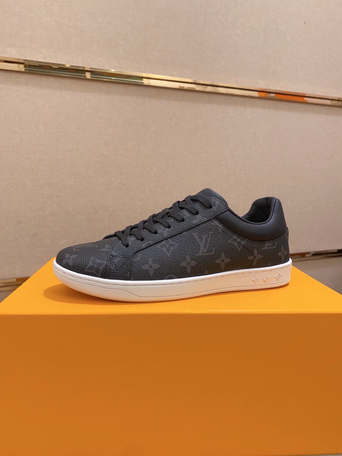 Louis Vuitton Sneakers For Men # 295091