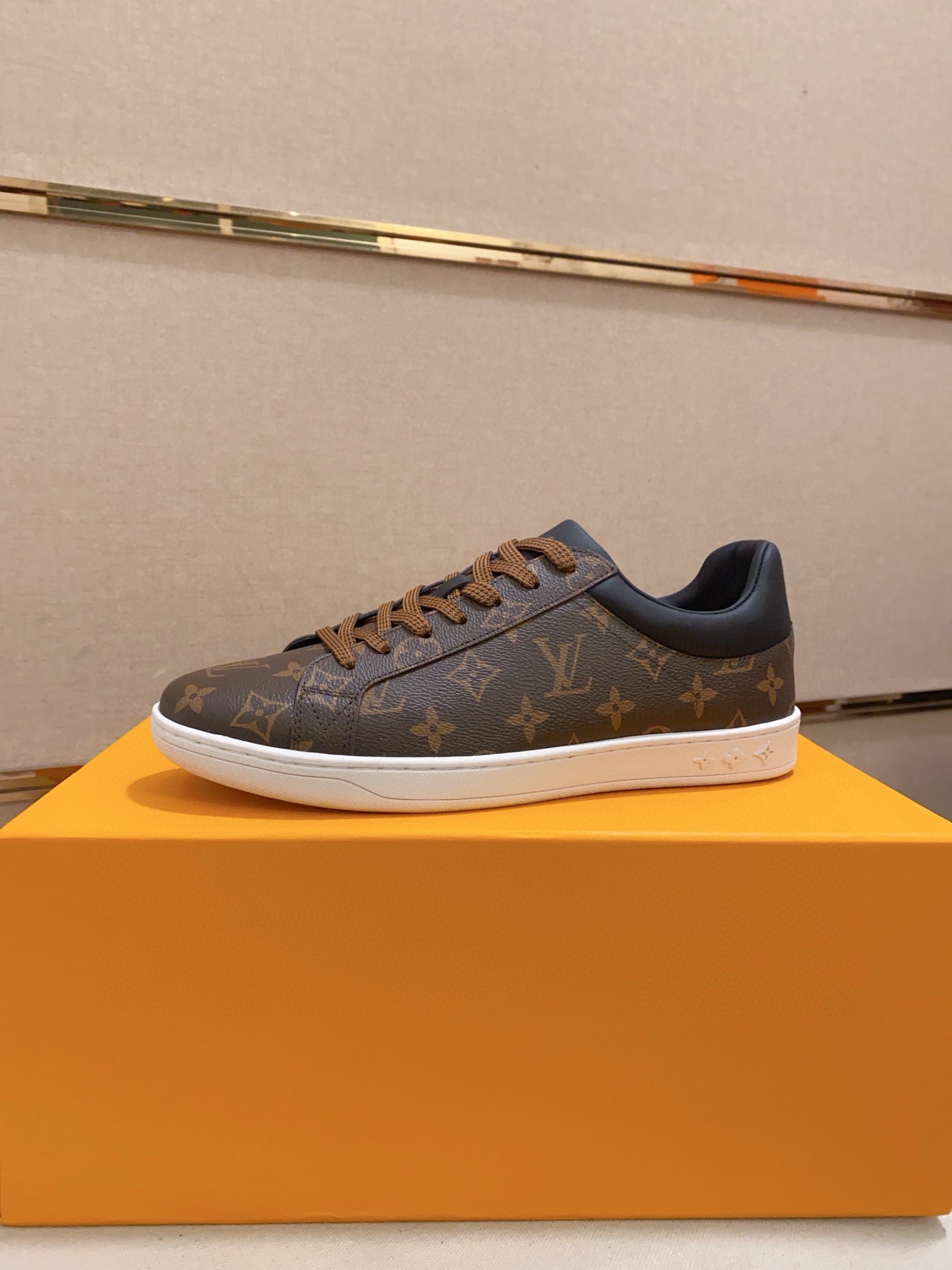 Louis Vuitton Sneakers For Men # 295092
