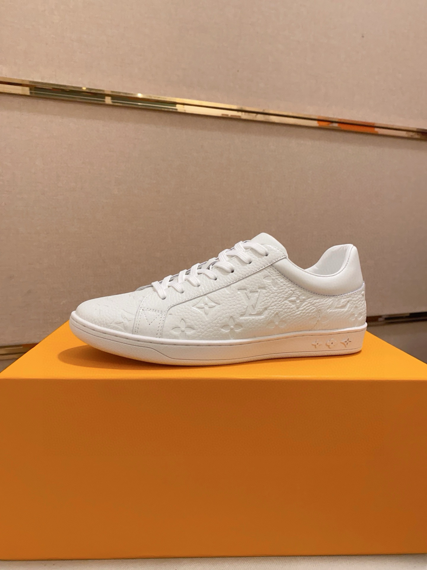 Louis Vuitton Sneakers For Men # 295095