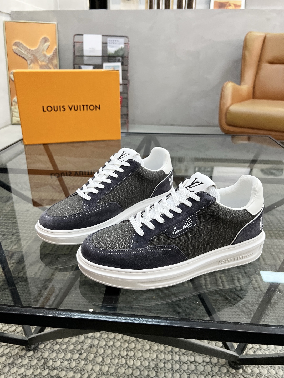 Louis Vuitton Sneakers For Men # 295157