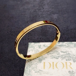 $29.00,Louis Vuitton Bangle For Women # 295567