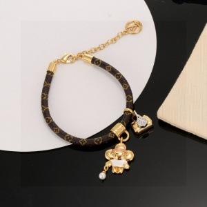 $29.00,Louis Vuitton Bracelet For Women # 295574